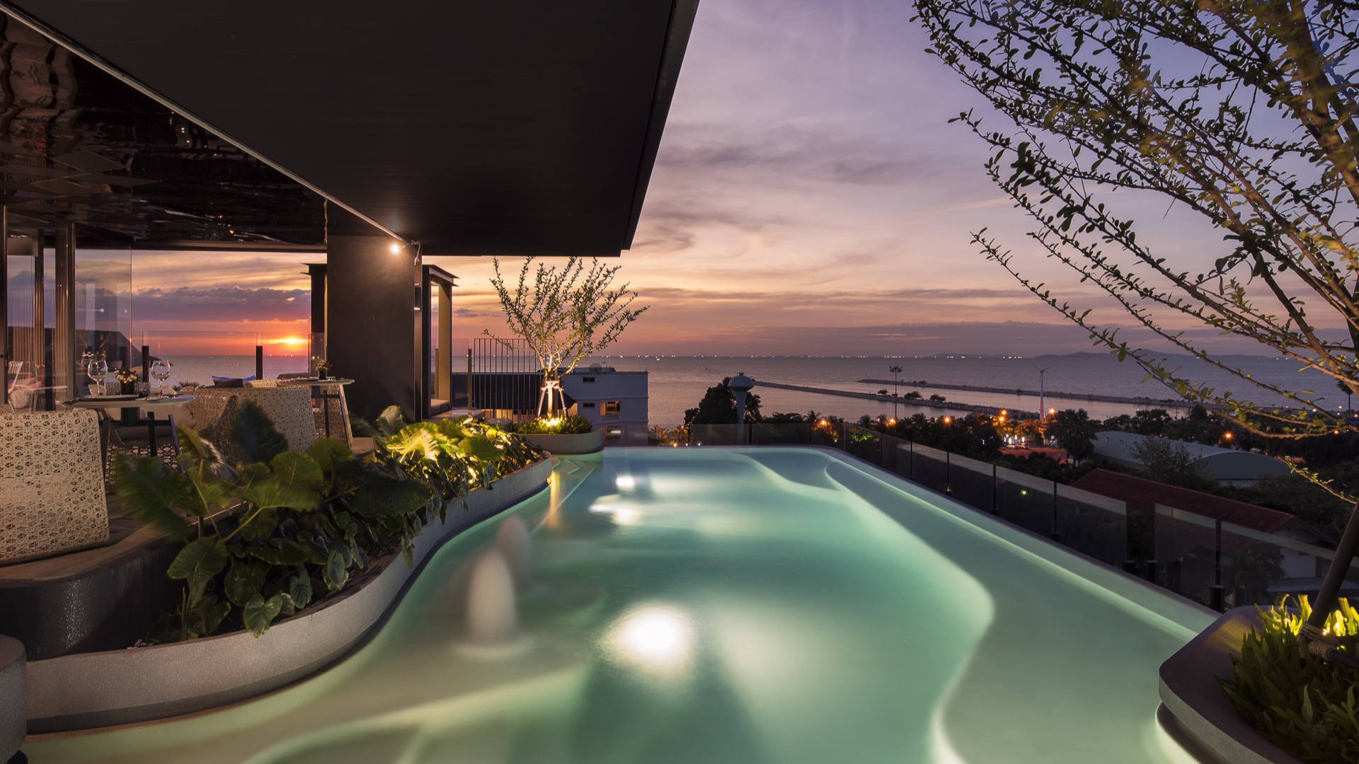 SEAPHERE PATTAYA — Na Jomtien Beach, Thailand