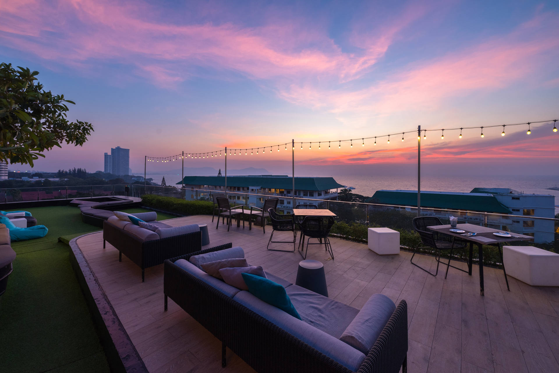 Dine at SEAPHERE PATTAYA